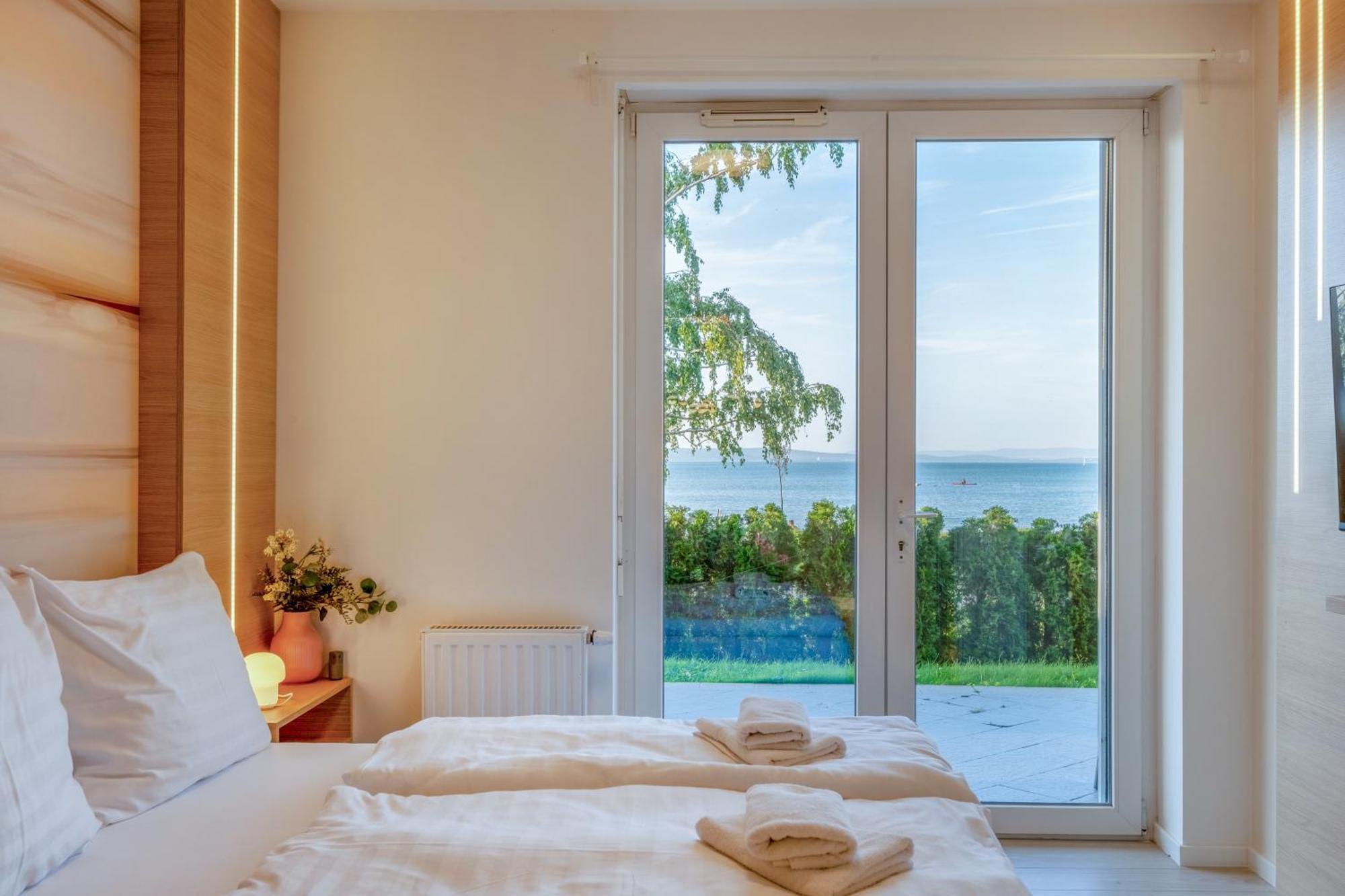 Myflat Club 218 Garden Wellness Apartments Шіофок Екстер'єр фото