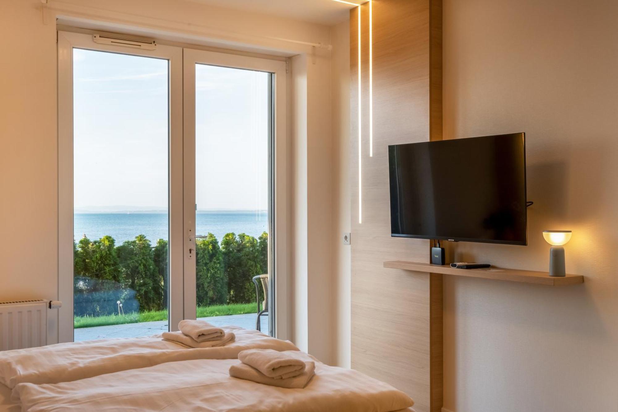 Myflat Club 218 Garden Wellness Apartments Шіофок Екстер'єр фото
