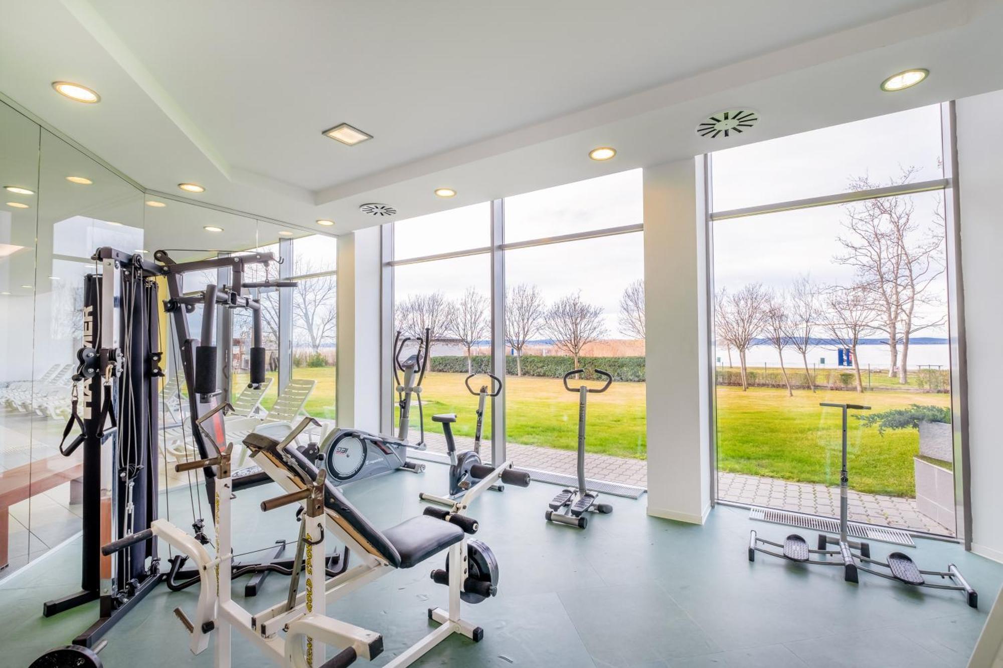 Myflat Club 218 Garden Wellness Apartments Шіофок Екстер'єр фото