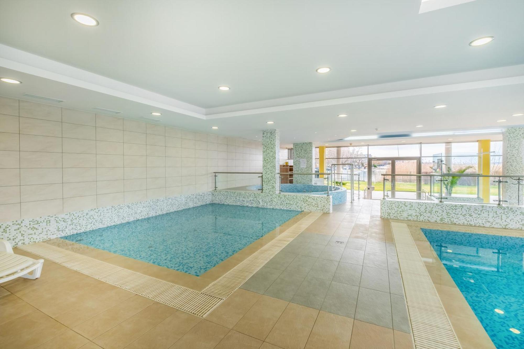 Myflat Club 218 Garden Wellness Apartments Шіофок Екстер'єр фото