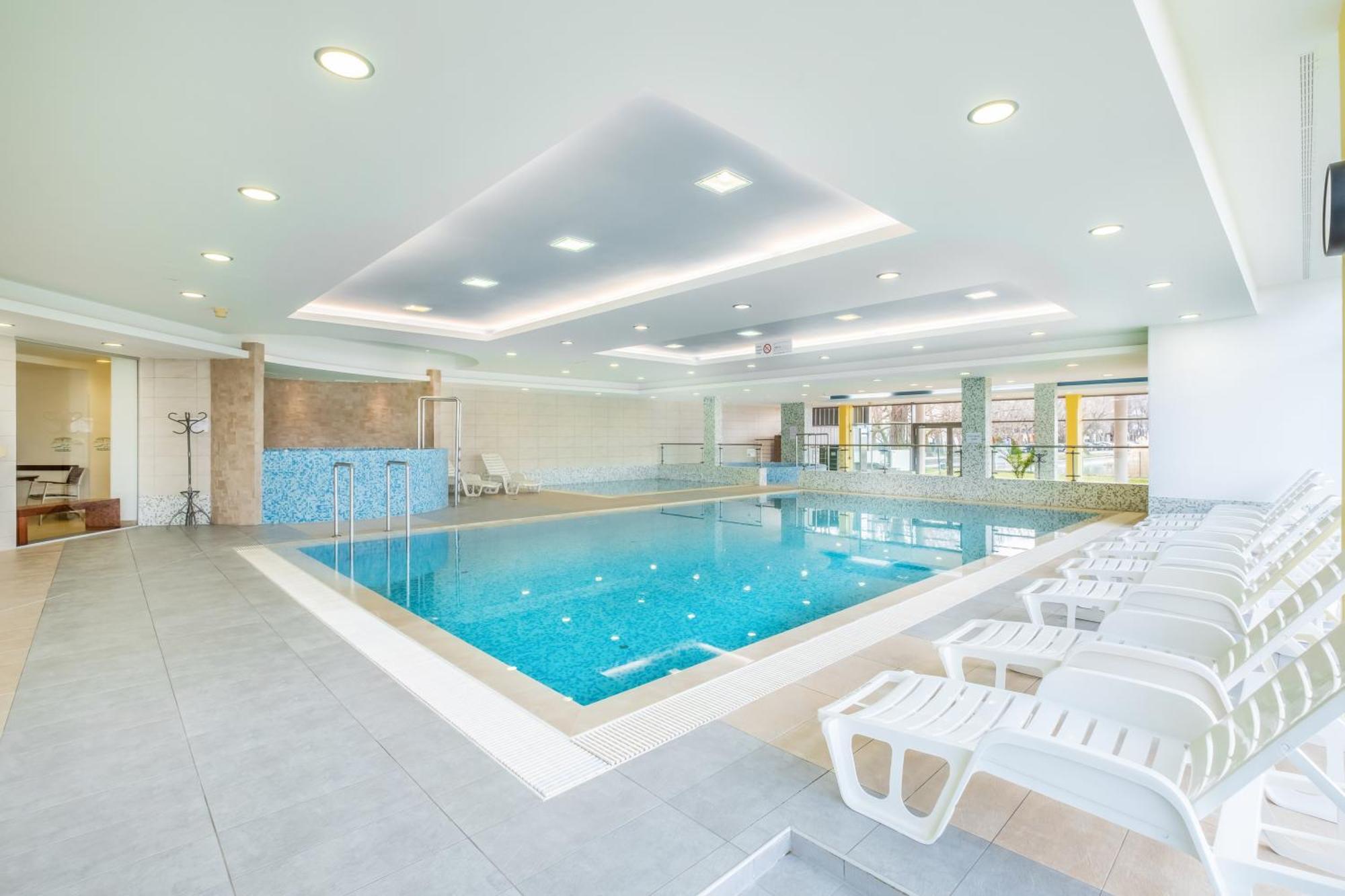 Myflat Club 218 Garden Wellness Apartments Шіофок Екстер'єр фото