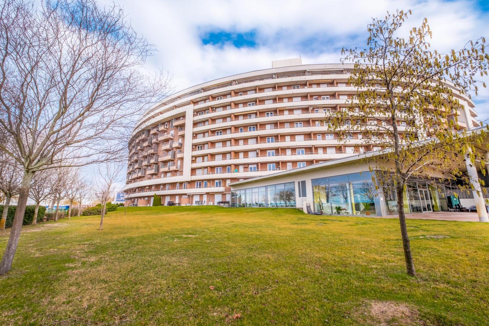 Myflat Club 218 Garden Wellness Apartments Шіофок Екстер'єр фото